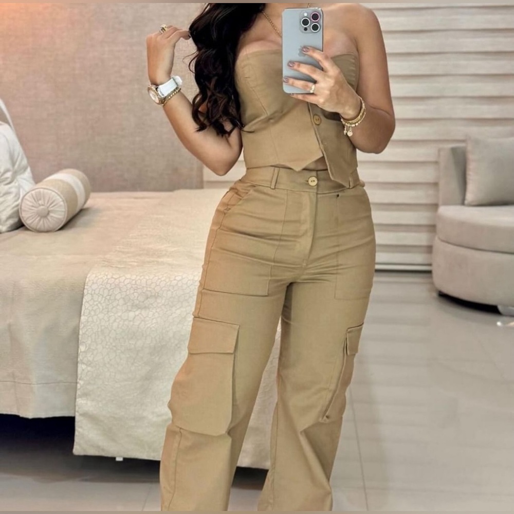 Brand new Nice set with very good elasticity, fits all 3 sizes S/M/L.